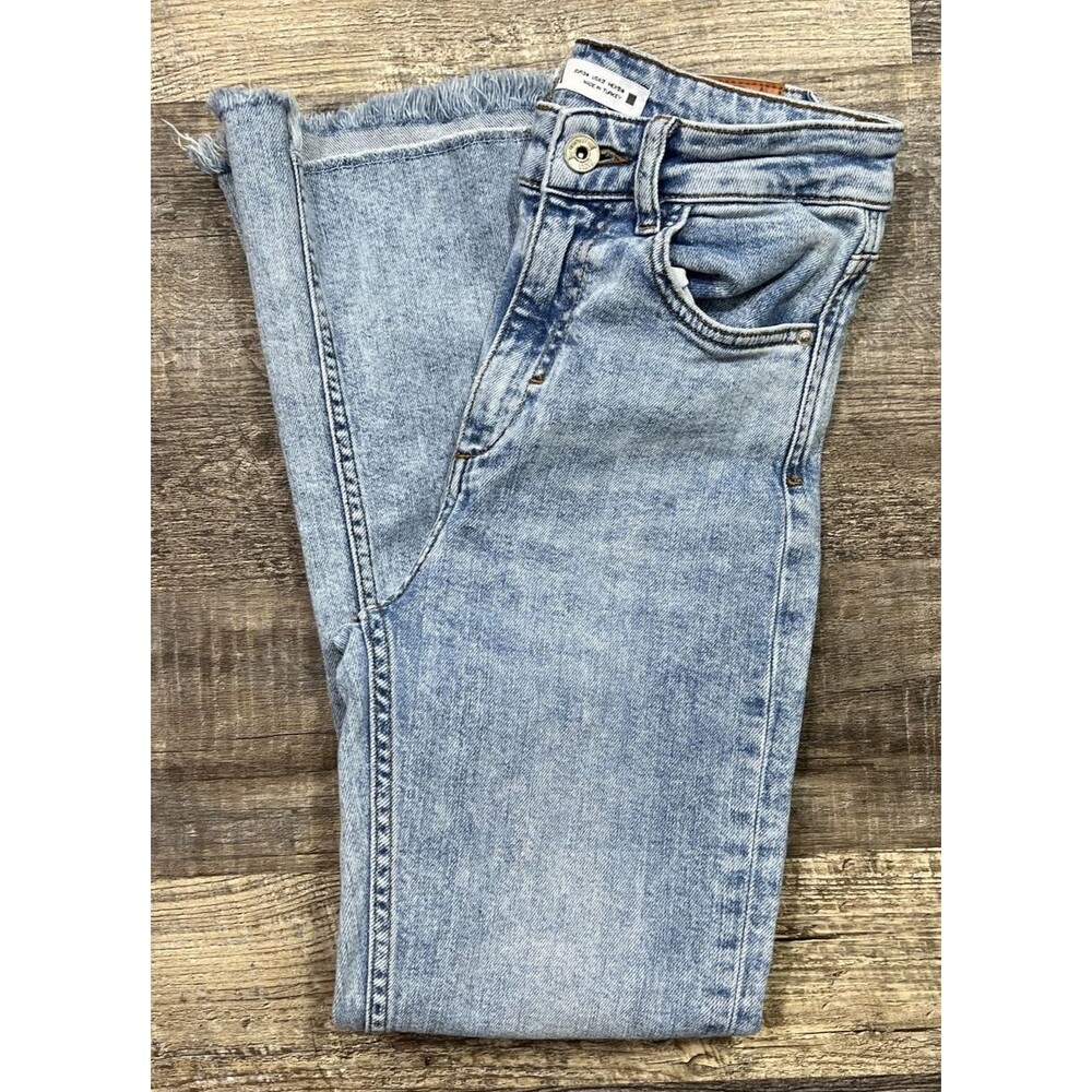 ZARA Women's Size 2 Light Blue Denim Distressed Raw Hem Jeans